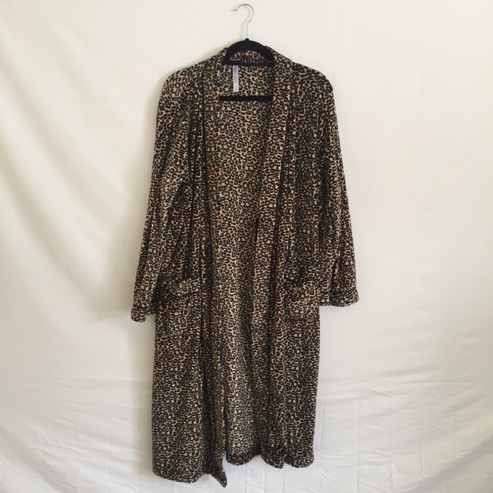 Gilligan and O’Malley Cheetah Robe, Sz M/L